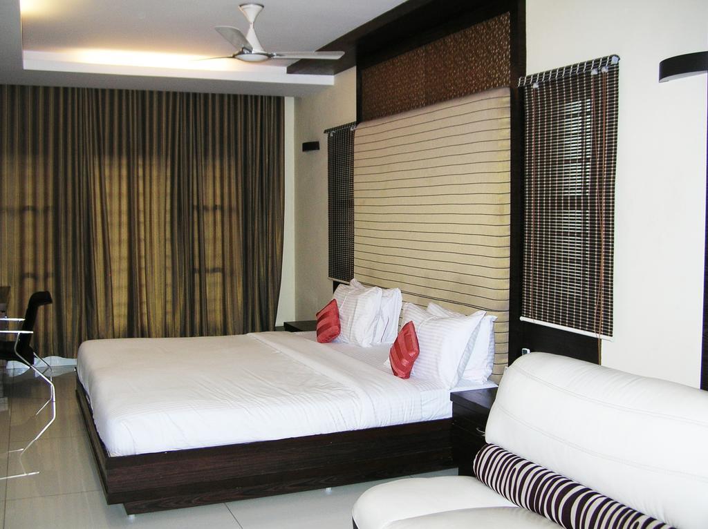 Harsha Residency Bed and Breakfast Tirupati Værelse billede